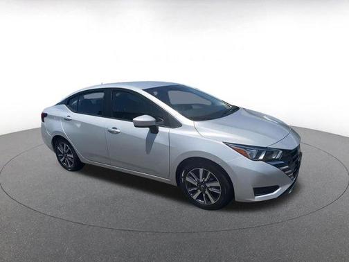 2023 Nissan Versa 1.6 SV