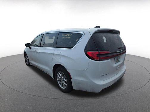 Bright White Clearcoat 2025 Chrysler Pacifica L