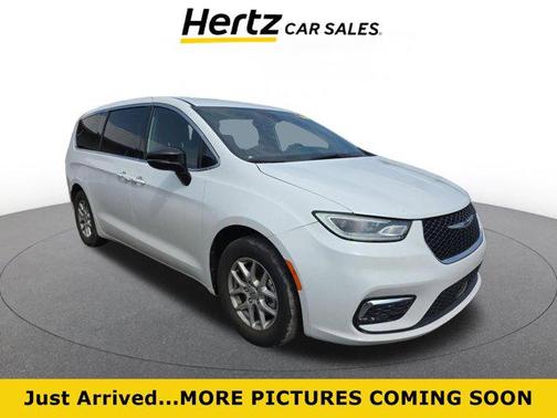 Bright White Clearcoat 2025 Chrysler Pacifica L