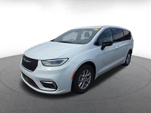 Bright White Clearcoat 2025 Chrysler Pacifica L