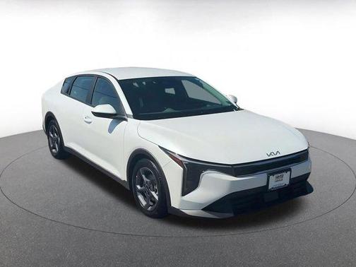 Snow White Pearl 2025 Kia K4 LXS