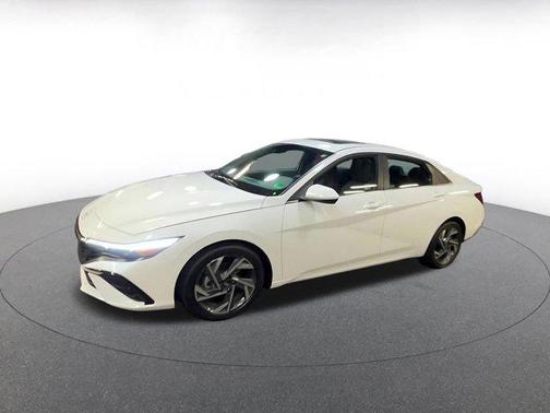 2025 Hyundai ELANTRA SEL