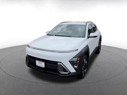 Atlas White 2025 Hyundai KONA SEL