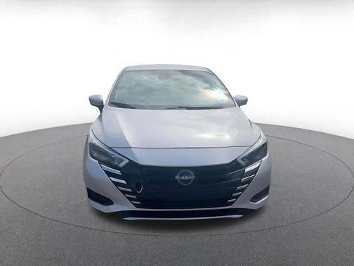 Brilliant Silver Metallic 2025 Nissan Versa 1.6 SV