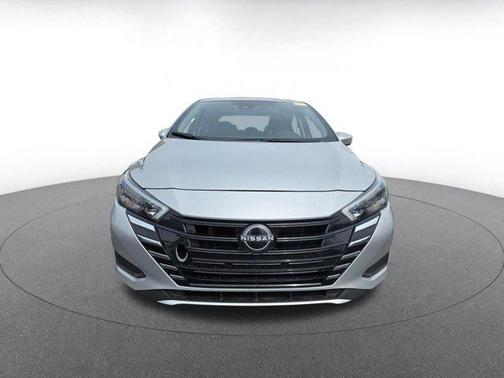 Brilliant Silver Metallic 2025 Nissan Versa 1.6 SV