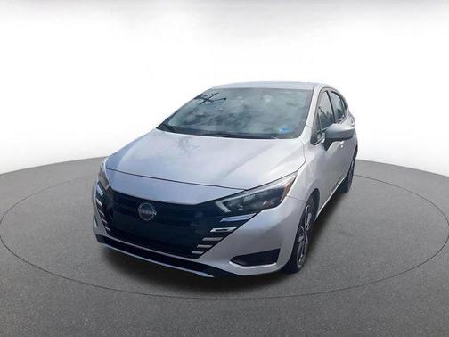 Brilliant Silver Metallic 2025 Nissan Versa 1.6 SV