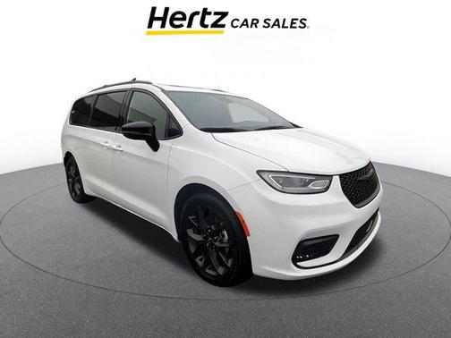 Bright White Clearcoat 2025 Chrysler Pacifica Limited