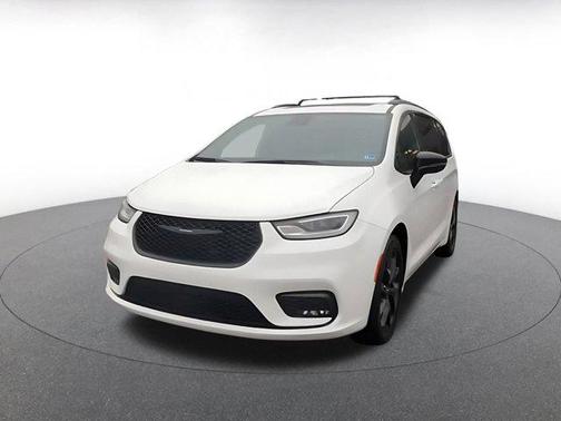 Bright White Clearcoat 2025 Chrysler Pacifica Limited