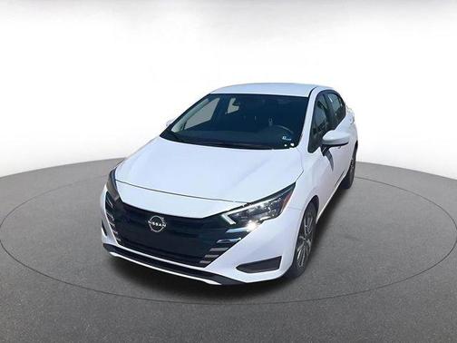 Gray Sky Pearl 2025 Nissan Versa 1.6 SV