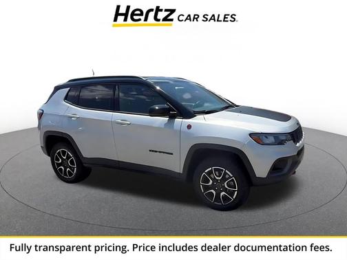 Silver Zynith Metallic Clearcoat 2025 Jeep Compass Trailhawk
