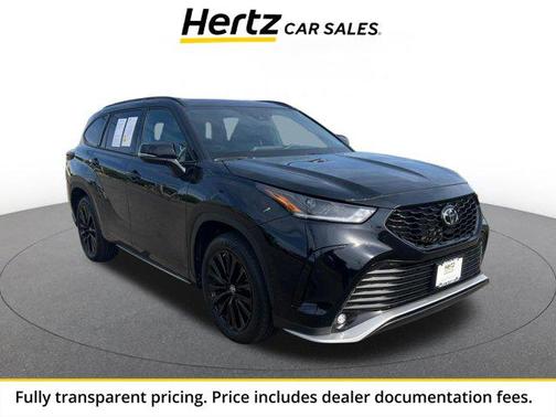 Midnight Black Metallic 2025 Toyota Highlander XSE