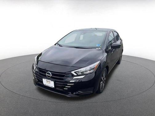 Super Black 2025 Nissan Versa 1.6 SV