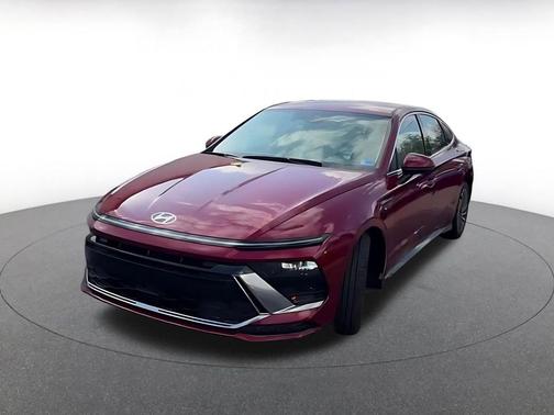 Ultimate red 2025 Hyundai SONATA Hybrid SE