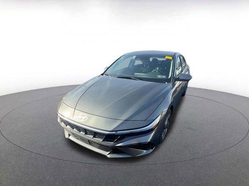 2025 Hyundai ELANTRA SEL