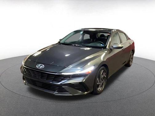 2025 Hyundai ELANTRA SEL