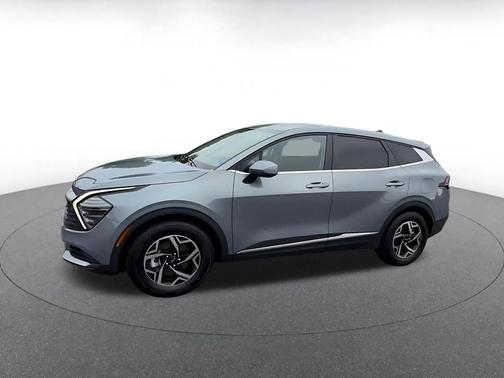 Everlasting Silver 2025 Kia Sportage LX