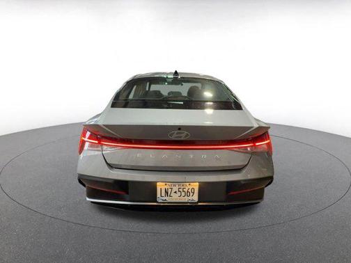 2025 Hyundai ELANTRA SEL