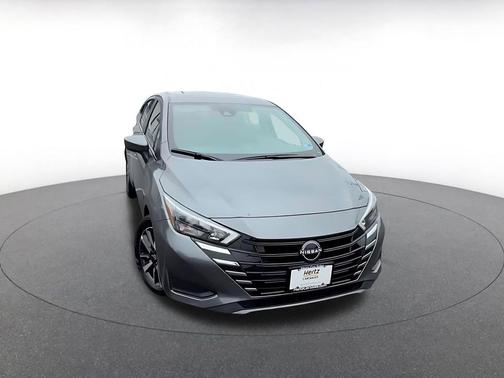 Gun Metallic 2025 Nissan Versa 1.6 SV