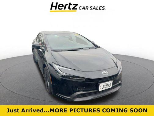 2025 Toyota Prius LE