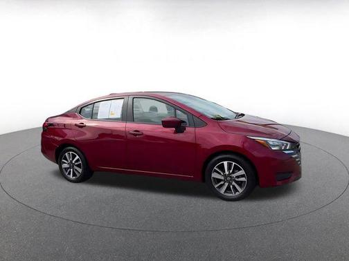 Scarlet Ember Tintcoat 2025 Nissan Versa 1.6 SV