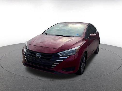 Scarlet Ember Tintcoat 2025 Nissan Versa 1.6 SV