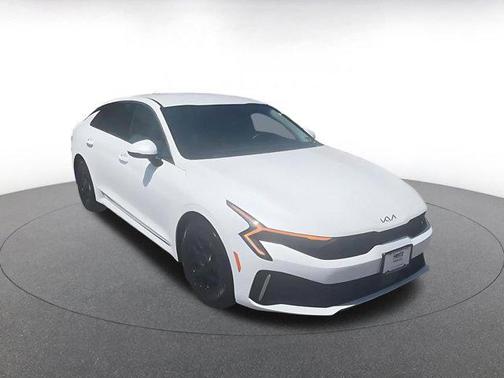 Snow White Pearl 2025 Kia K5 LXS