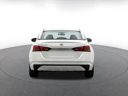 Glacier White 2025 Nissan Altima SV FWD