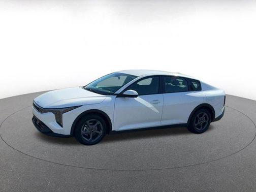 Snow White Pearl 2025 Kia K4 LXS