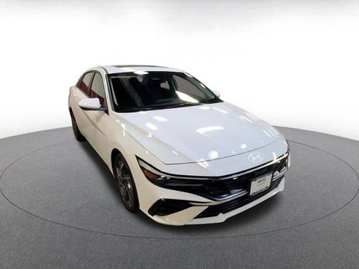 2025 Hyundai ELANTRA SEL