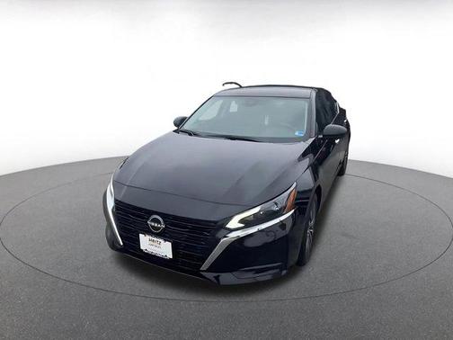Super Black 2025 Nissan Altima SV FWD