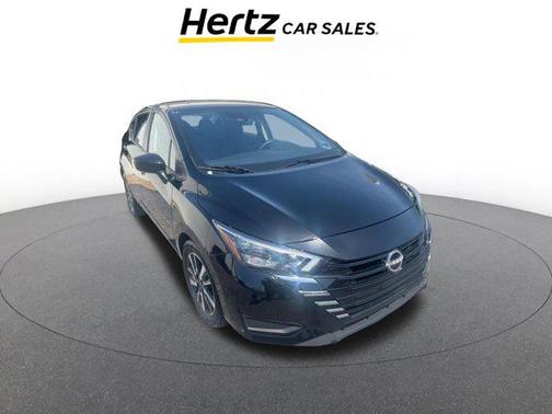 Super Black 2025 Nissan Versa 1.6 SV