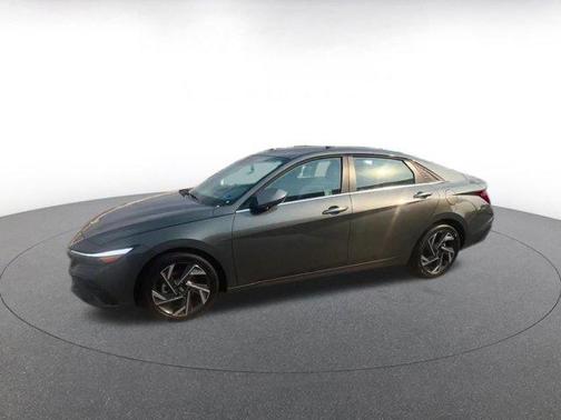 2025 Hyundai ELANTRA SEL