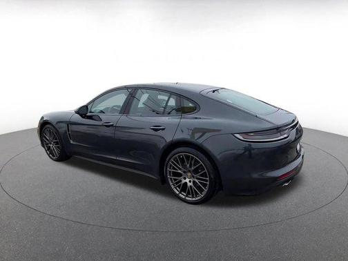 2023 Porsche Panamera 