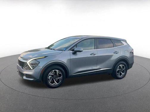 Everlasting Silver 2025 Kia Sportage LX