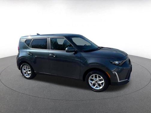 Gravity Gray 2025 Kia Soul LX