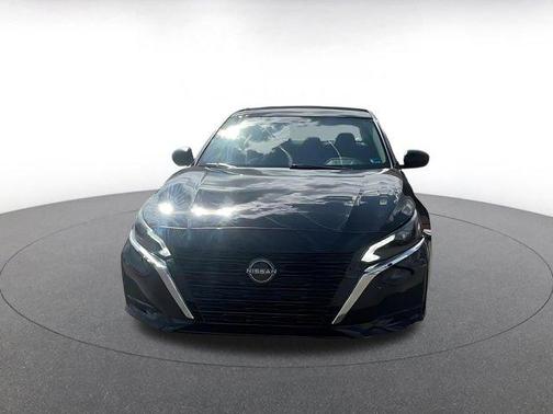 Super Black 2025 Nissan Altima SV FWD