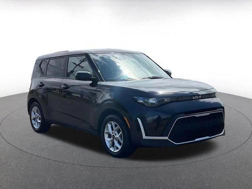 Fusion Black 2025 Kia Soul LX
