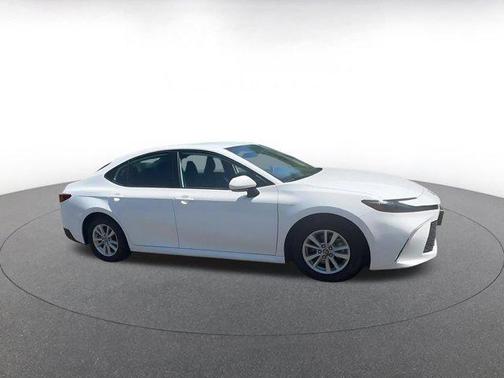Ice Cap 2025 Toyota Camry LE