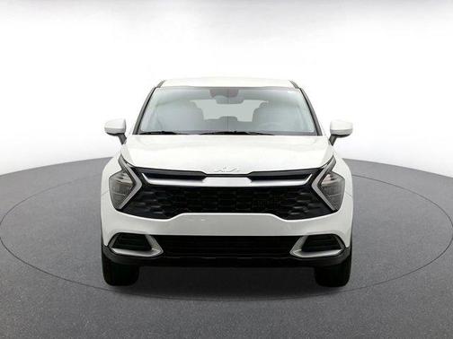 Glacial White Pearl 2025 Kia Sportage LX