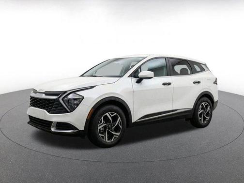 Glacial White Pearl 2025 Kia Sportage LX