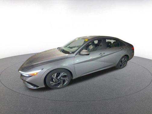 2025 Hyundai ELANTRA SEL