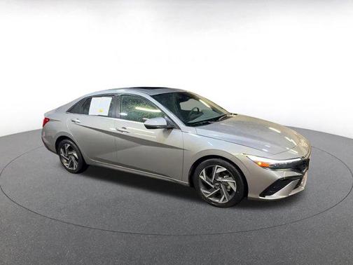 2025 Hyundai ELANTRA SEL