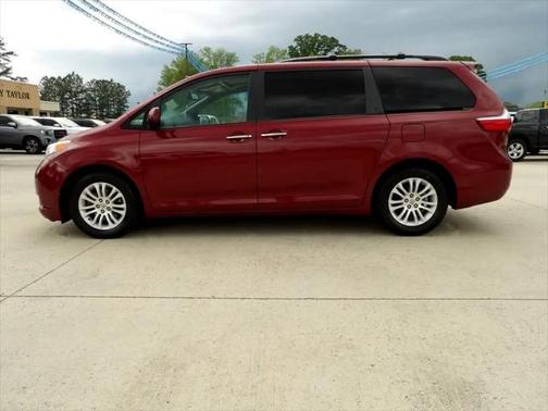 2015 Toyota Sienna XLE