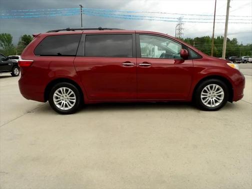 2015 Toyota Sienna XLE