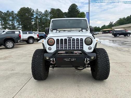 Bright White Clearcoat 2015 Jeep Wrangler Unlimited Sahara