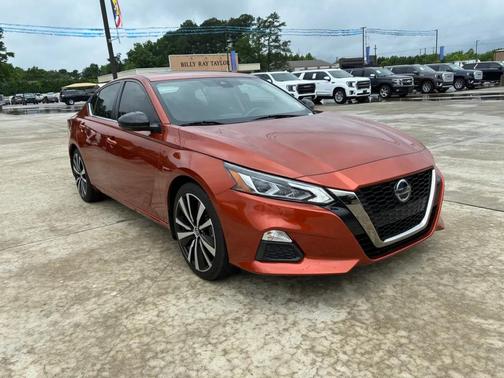 Sunset Drift Chromaflair 2021 Nissan Altima SR FWD