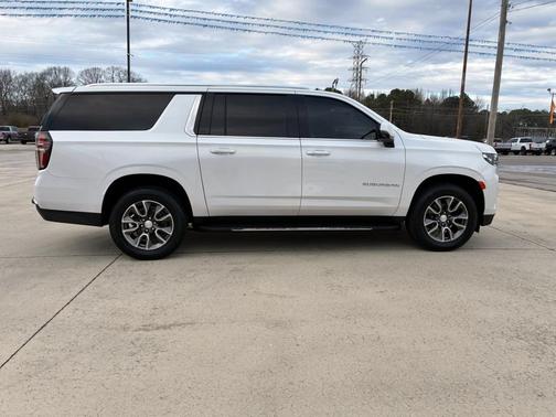 2023 Chevrolet Suburban LT