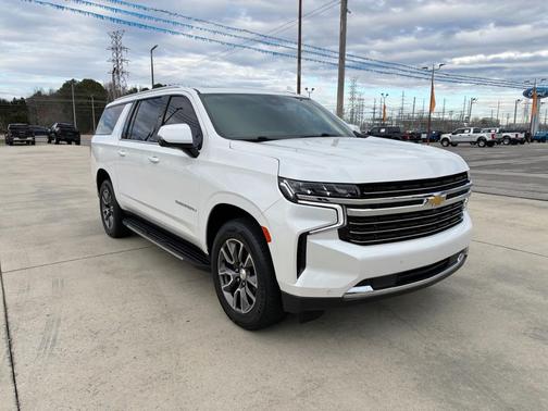 2023 Chevrolet Suburban LT
