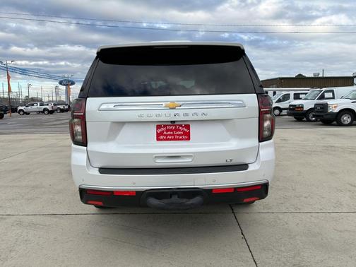 2023 Chevrolet Suburban LT