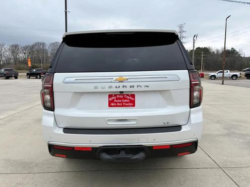 2023 Chevrolet Suburban LT